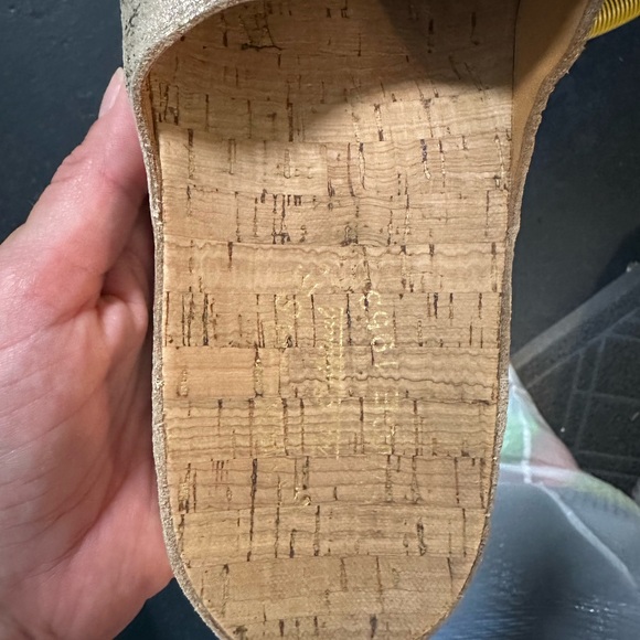 Kork-Ease Tutsi slide sandal in gold - size 7 - Picture 4 of 5